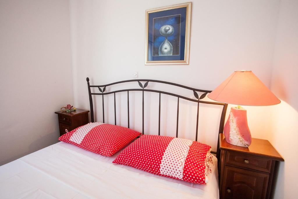 Apartments Dalmatinska Kuca Milna  Phòng bức ảnh