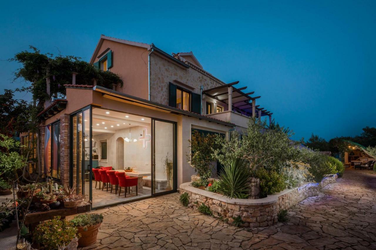 Apartments Dalmatinska Kuca Milna  Ngoại thất bức ảnh