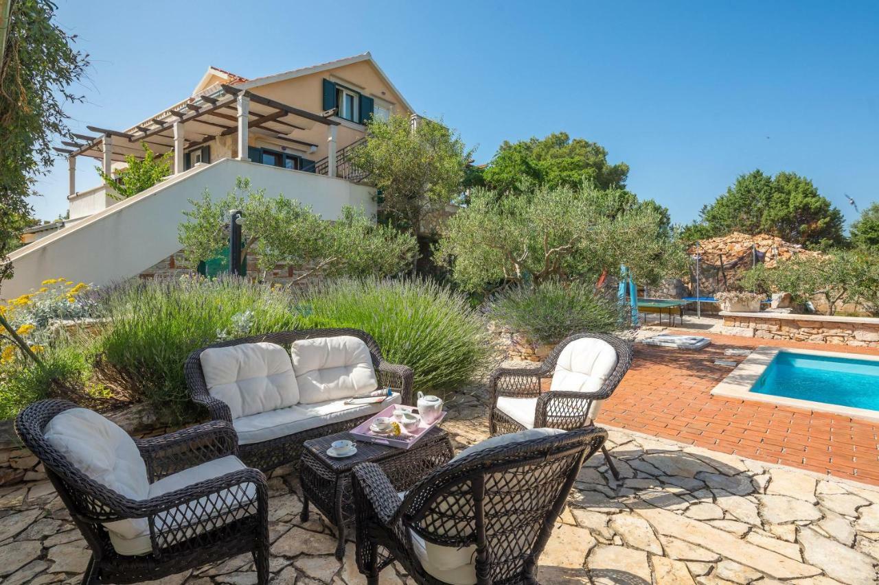 Apartments Dalmatinska Kuca Milna  Ngoại thất bức ảnh