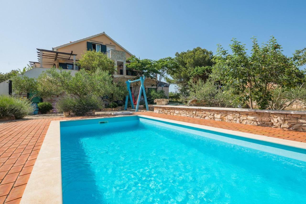 Apartments Dalmatinska Kuca Milna  Ngoại thất bức ảnh
